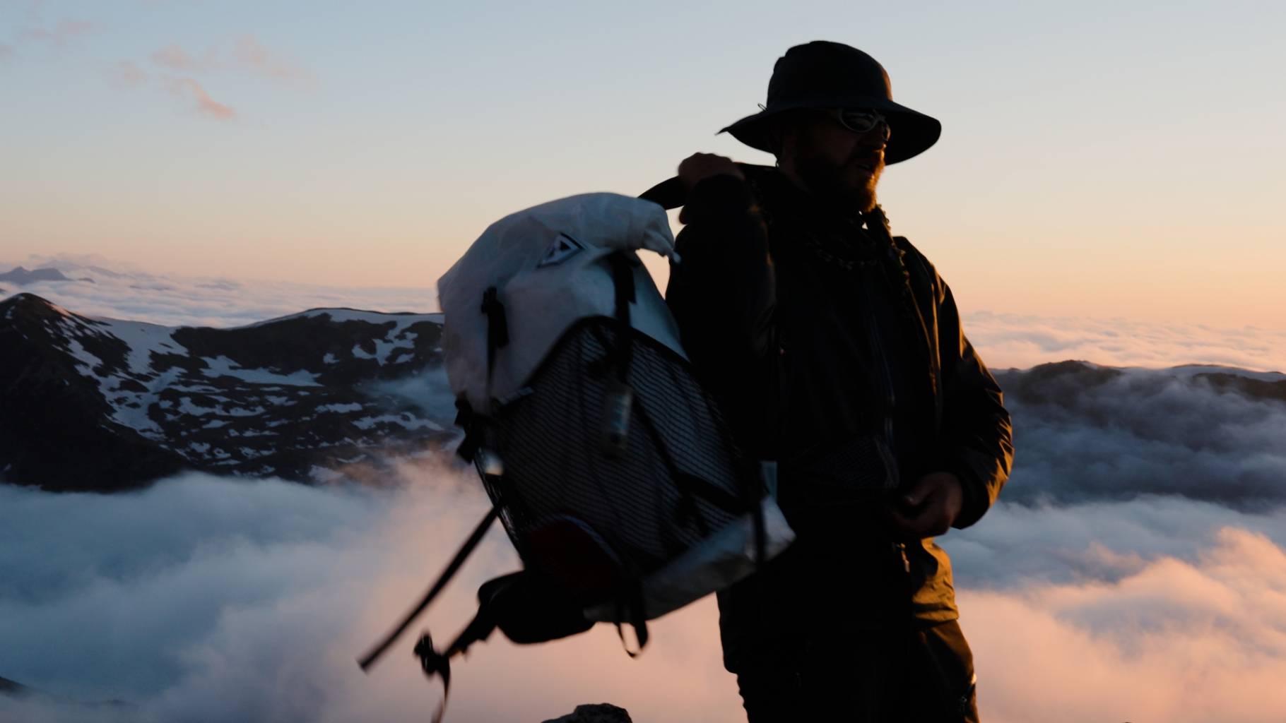 yx.00 04 17 22.Standbild016